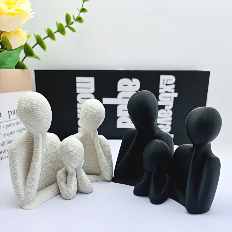Escultura Decorativa de Familia de Tres – Estilo Minimalista